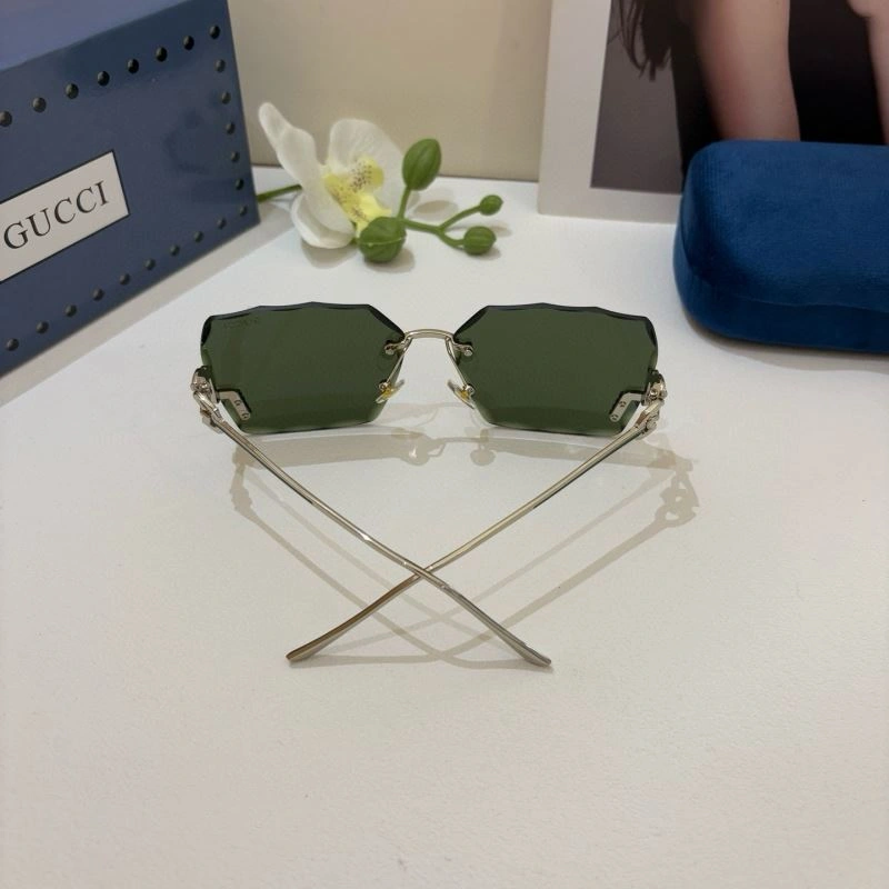 Gucci Sunglasses Lightweight 279688