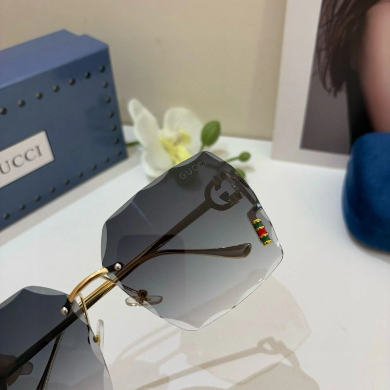 Gucci Sunglasses Vibrant 279672