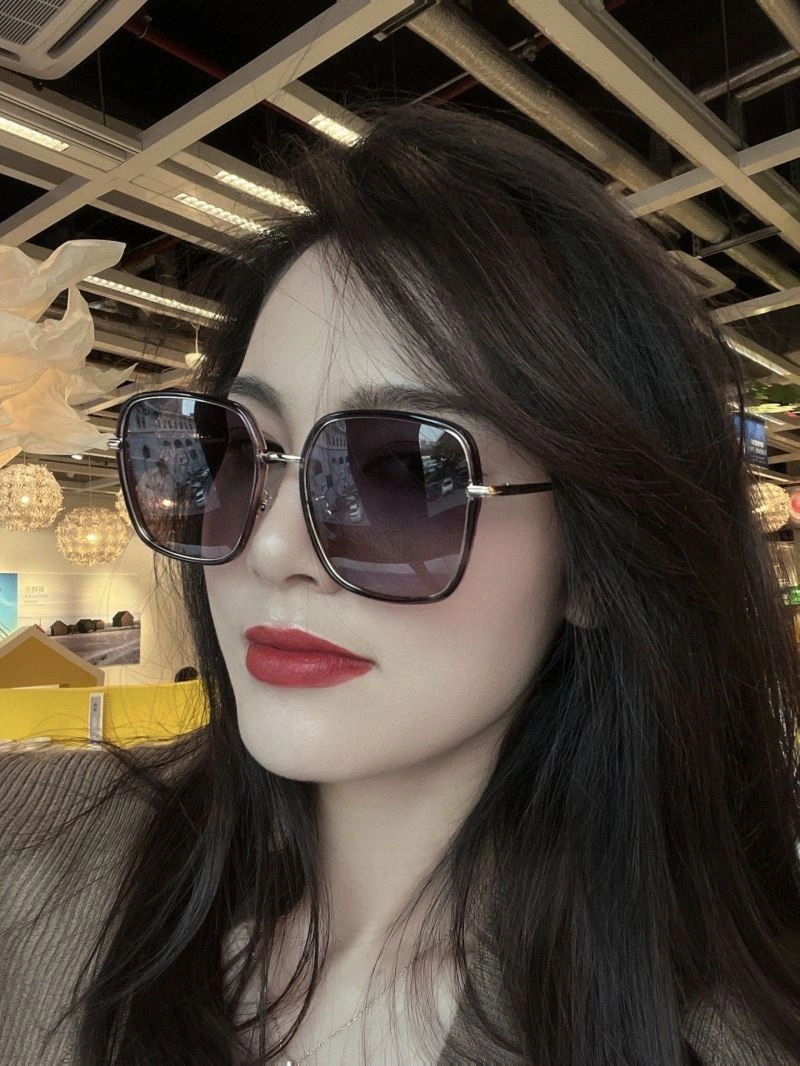 Gucci Sunglasses Minimalist 279665
