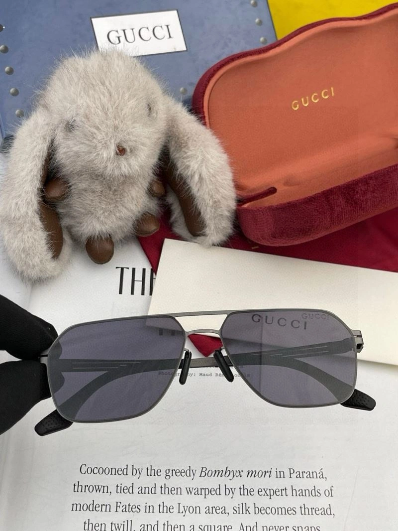 Gucci Sunglasses Bold 279663