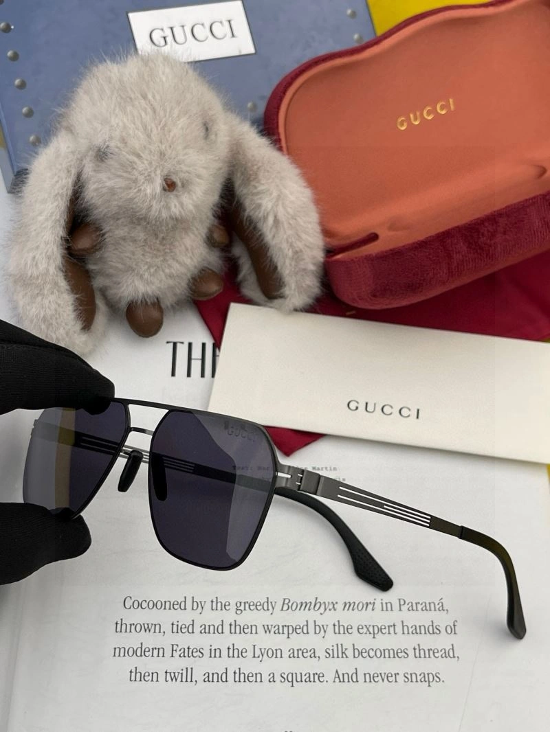 Gucci Sunglasses Bold 279663