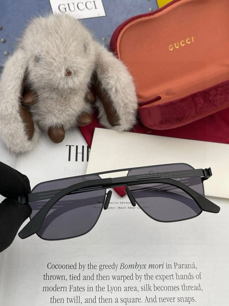 Gucci Sunglasses Bold 279663