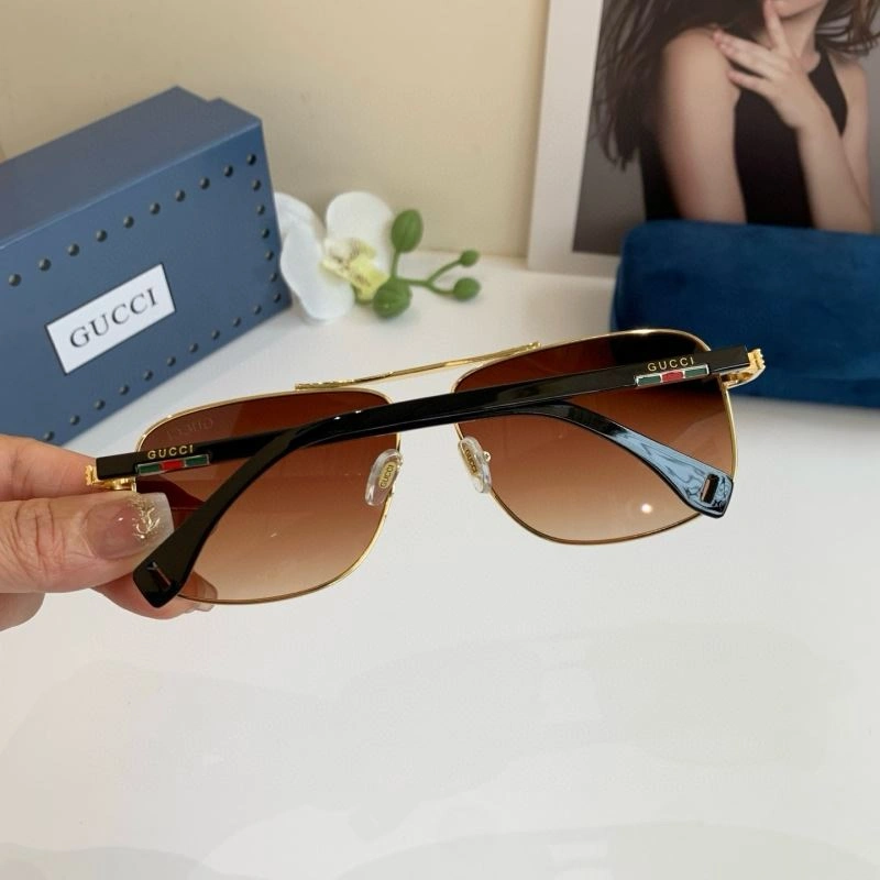 Gucci Sunglasses Casual 279647