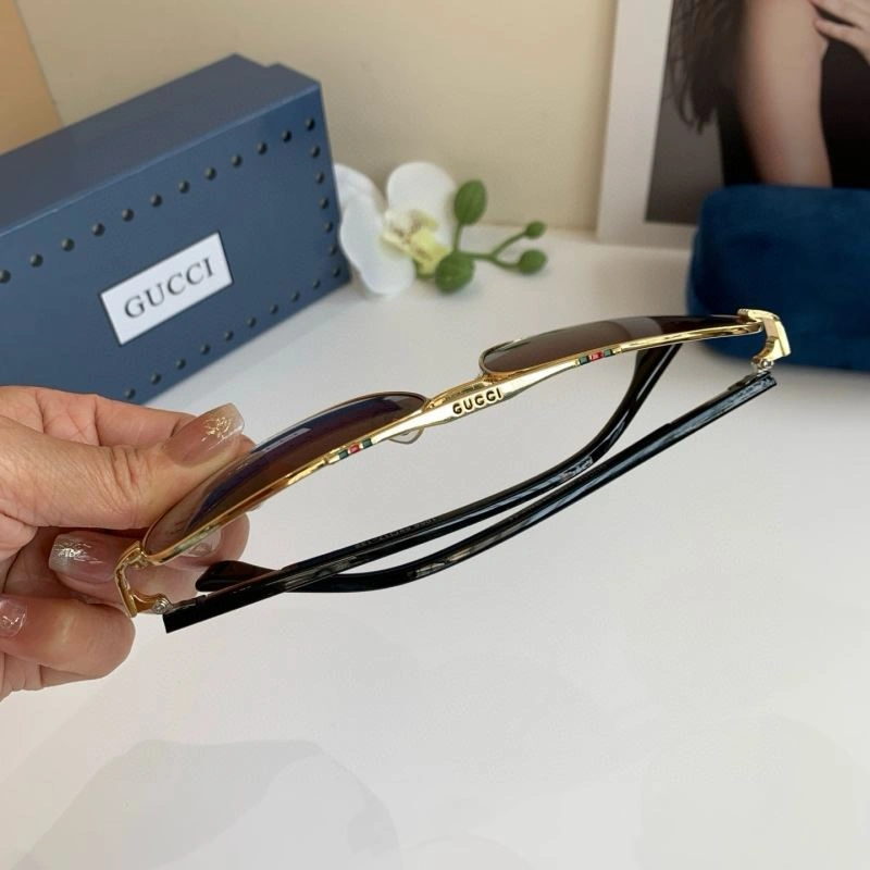 Gucci Sunglasses Casual 279647