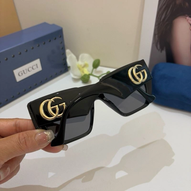 Classic Gucci Sunglasses 279642