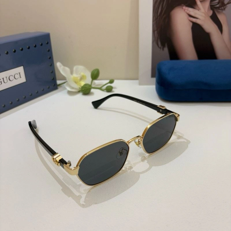 AllSeason Gucci Sunglasses 279644