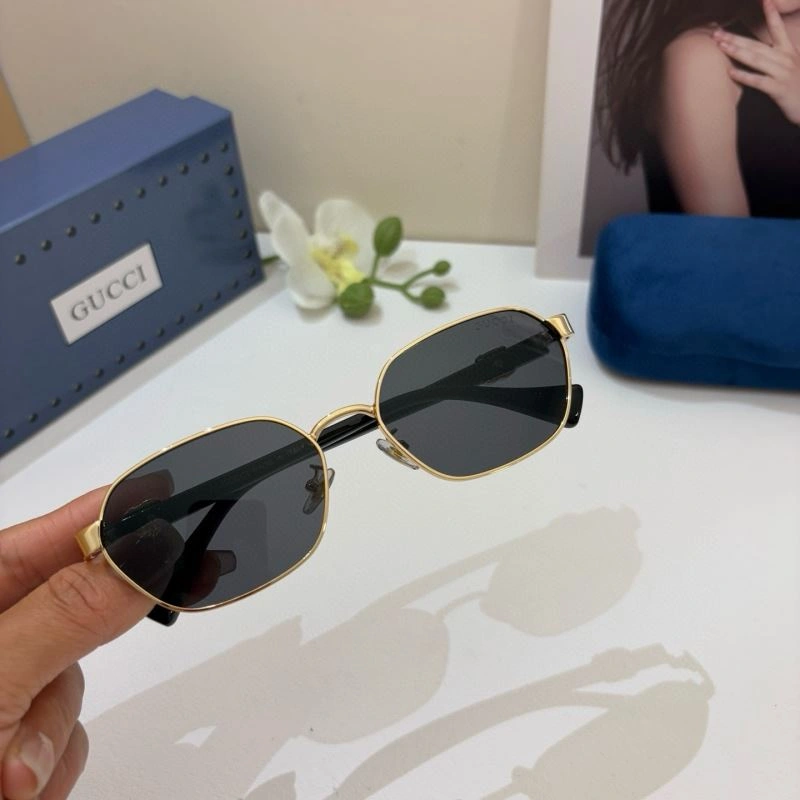 AllSeason Gucci Sunglasses 279644