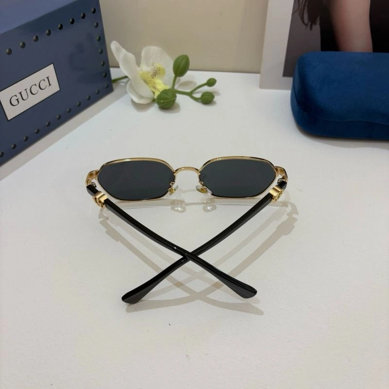 AllSeason Gucci Sunglasses 279644