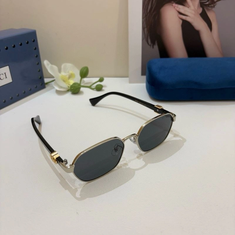 Lightweight Gucci Sunglasses 279651