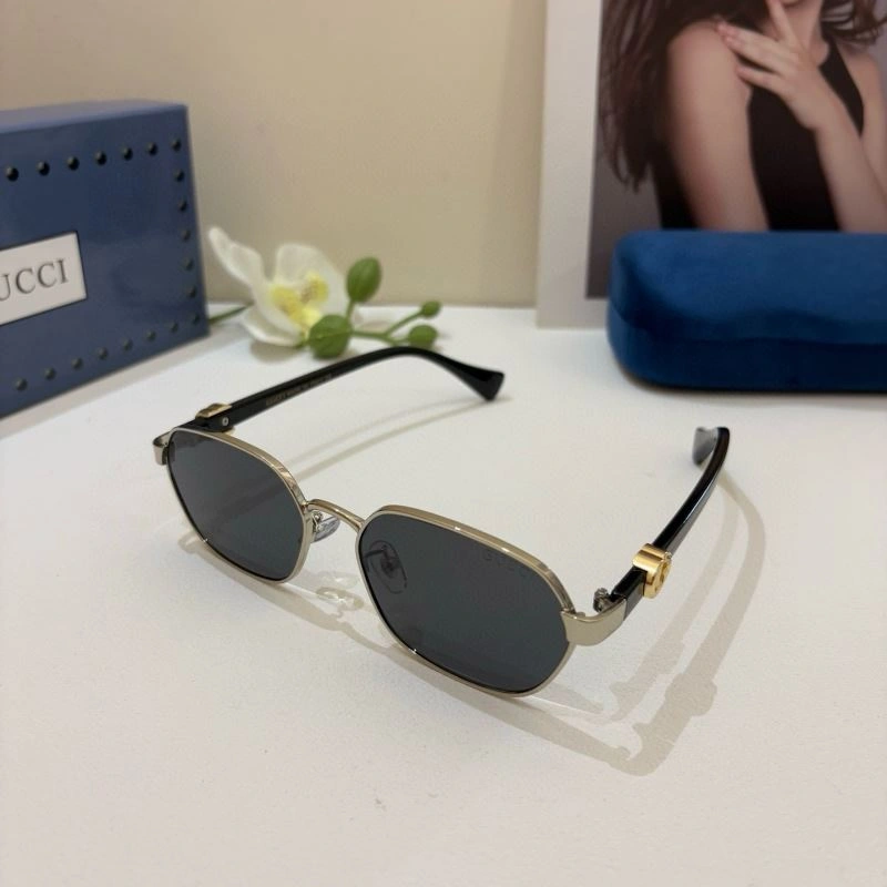 Lightweight Gucci Sunglasses 279651
