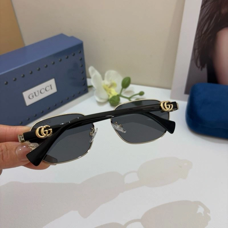 Lightweight Gucci Sunglasses 279651