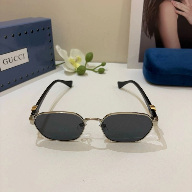 Lightweight Gucci Sunglasses 279651