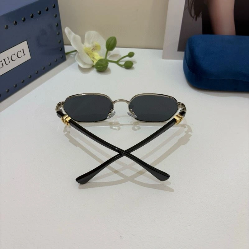 Lightweight Gucci Sunglasses 279651