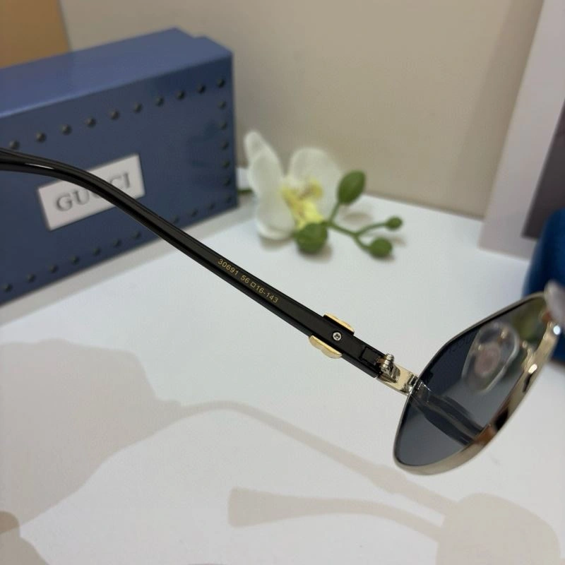 Lightweight Gucci Sunglasses 279651