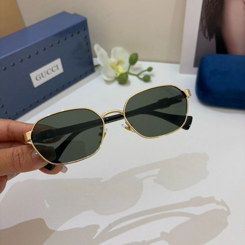 Elegant Gucci Sunglasses 279632