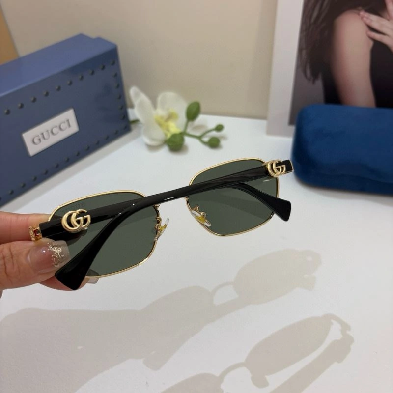 Elegant Gucci Sunglasses 279632