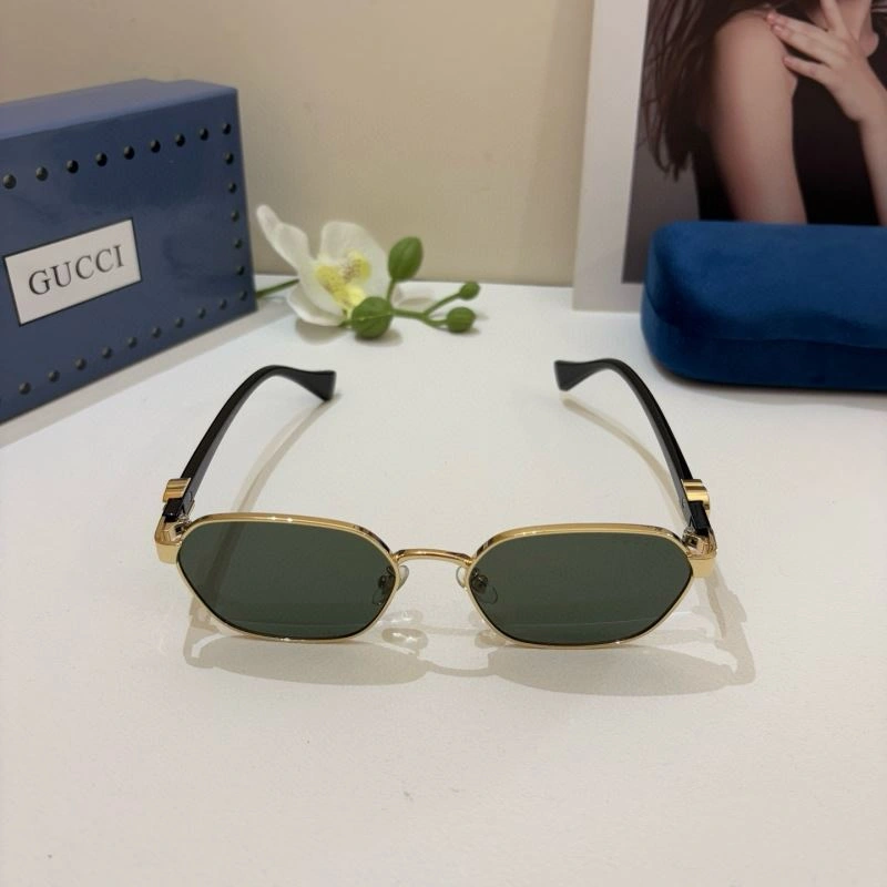 Elegant Gucci Sunglasses 279632