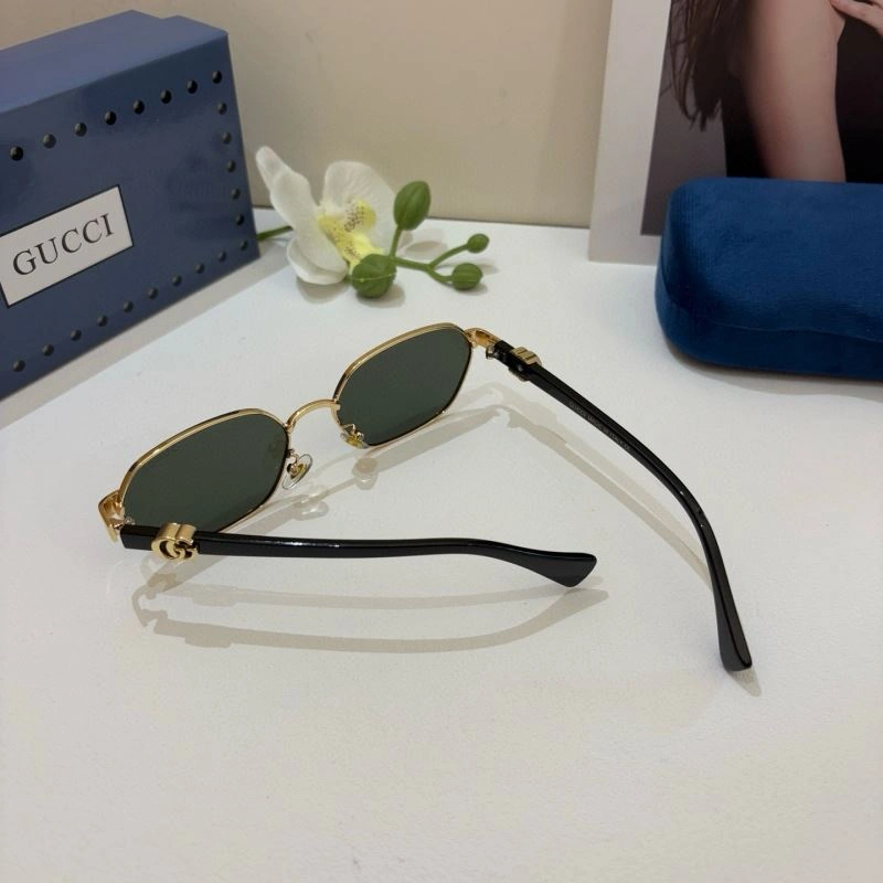 Elegant Gucci Sunglasses 279632