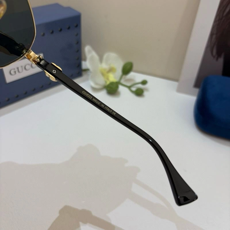 Elegant Gucci Sunglasses 279632