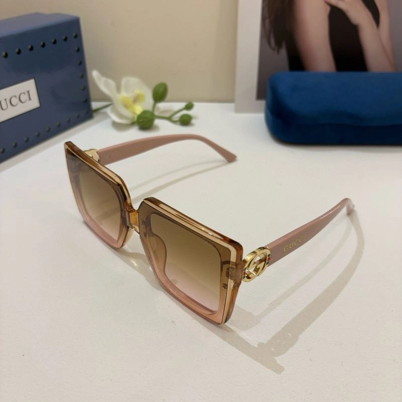 Casual Gucci Sunglasses 279639