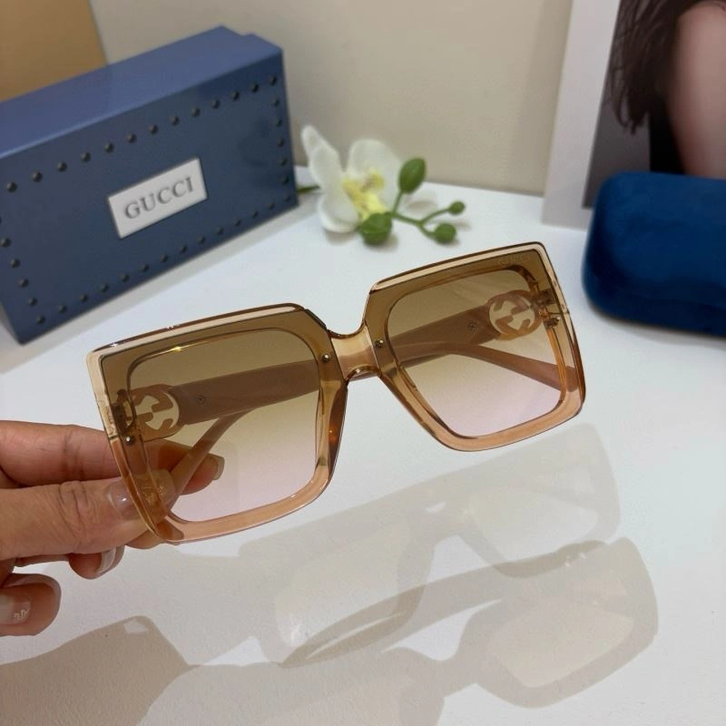 Casual Gucci Sunglasses 279639