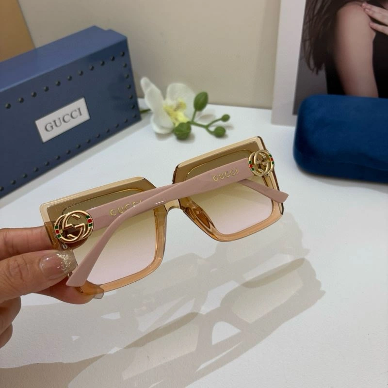 Casual Gucci Sunglasses 279639