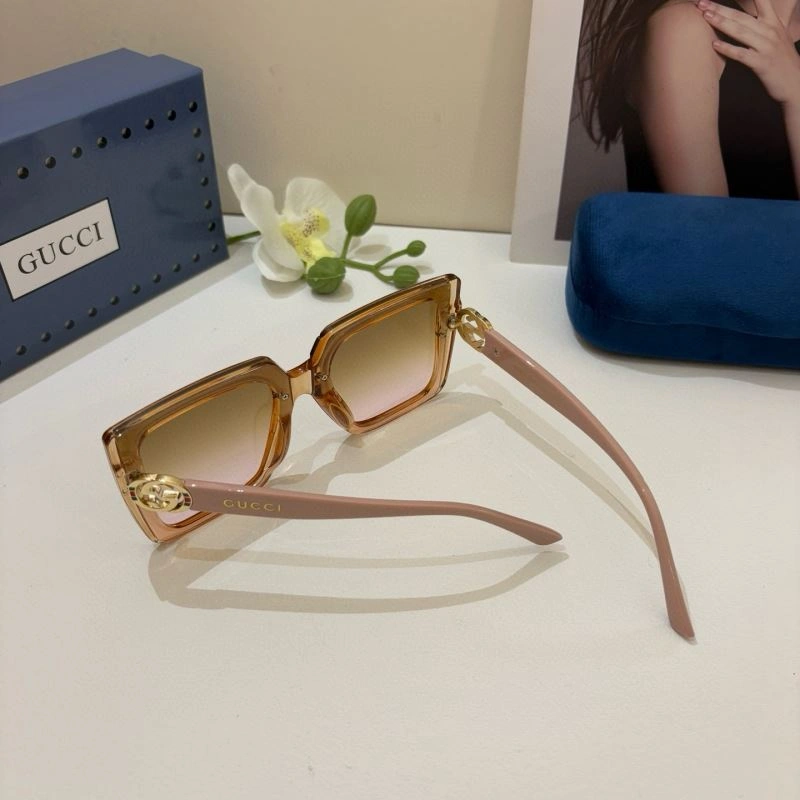 Casual Gucci Sunglasses 279639