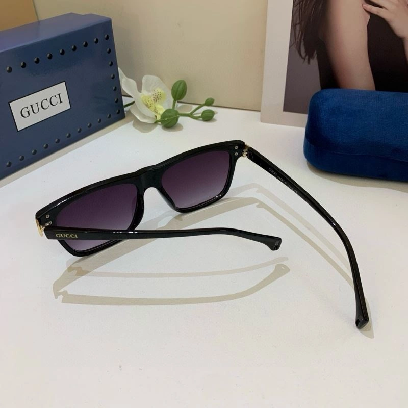 Gucci Sunglasses WrinkleFree 279631