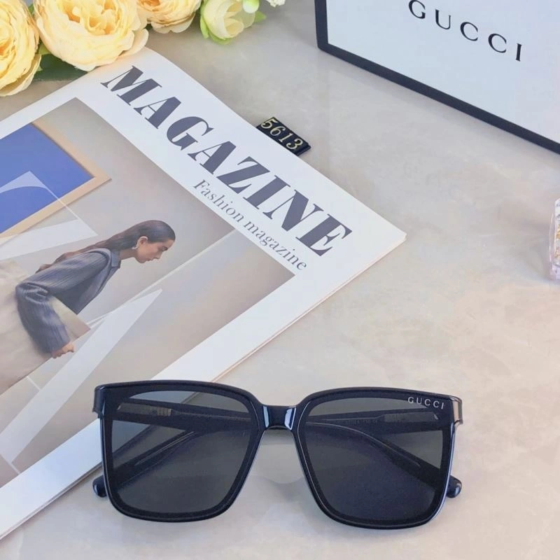 Trendsetting Gucci Sunglasses 279648