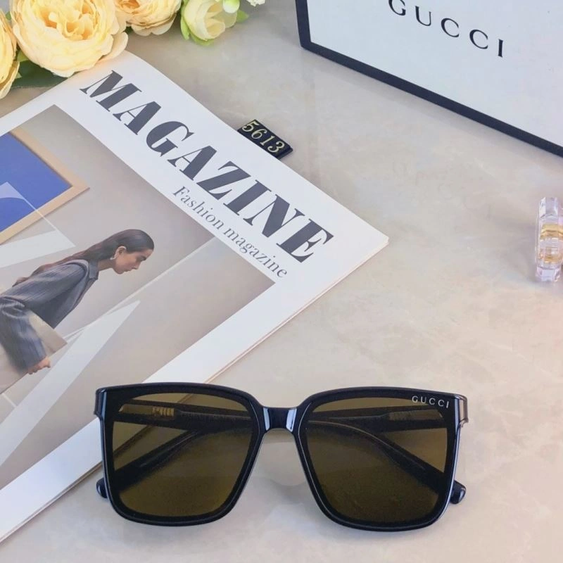 Trendsetting Gucci Sunglasses 279648
