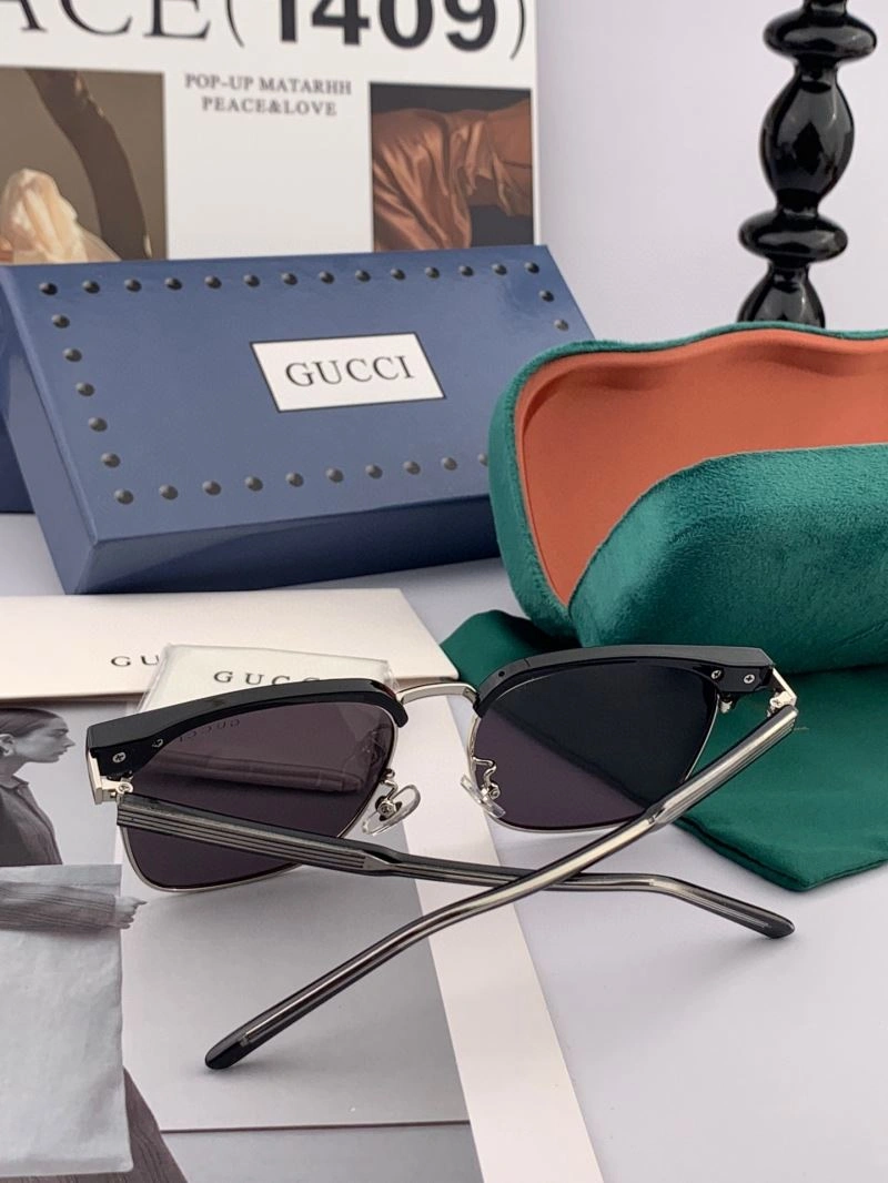 Gucci Sunglasses FashionForward 279643