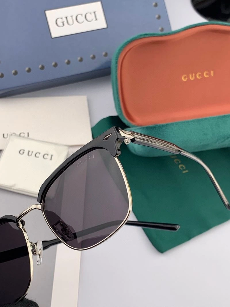 Gucci Sunglasses FashionForward 279643
