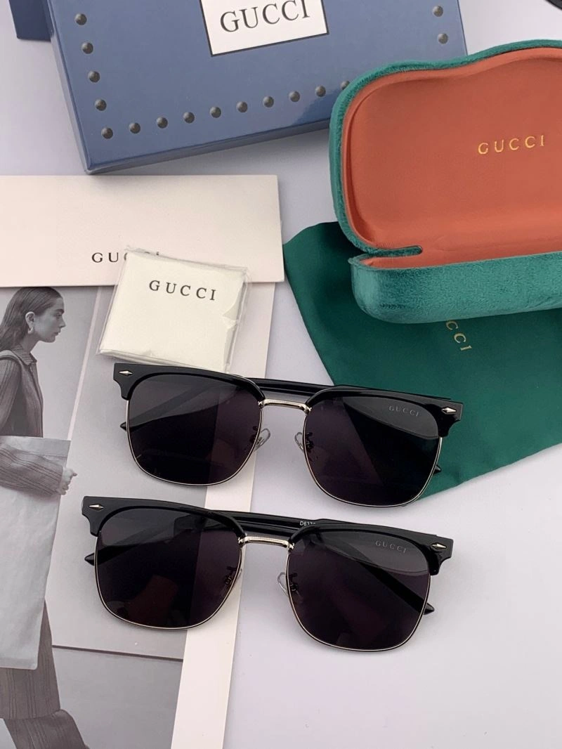 Gucci Sunglasses FashionForward 279643
