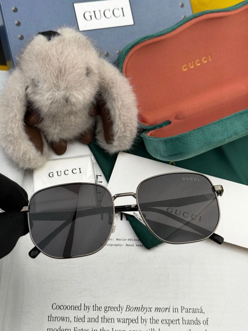 Gucci Sunglasses WaterResistant 279656