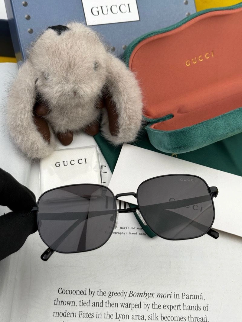 Gucci Sunglasses WaterResistant 279656