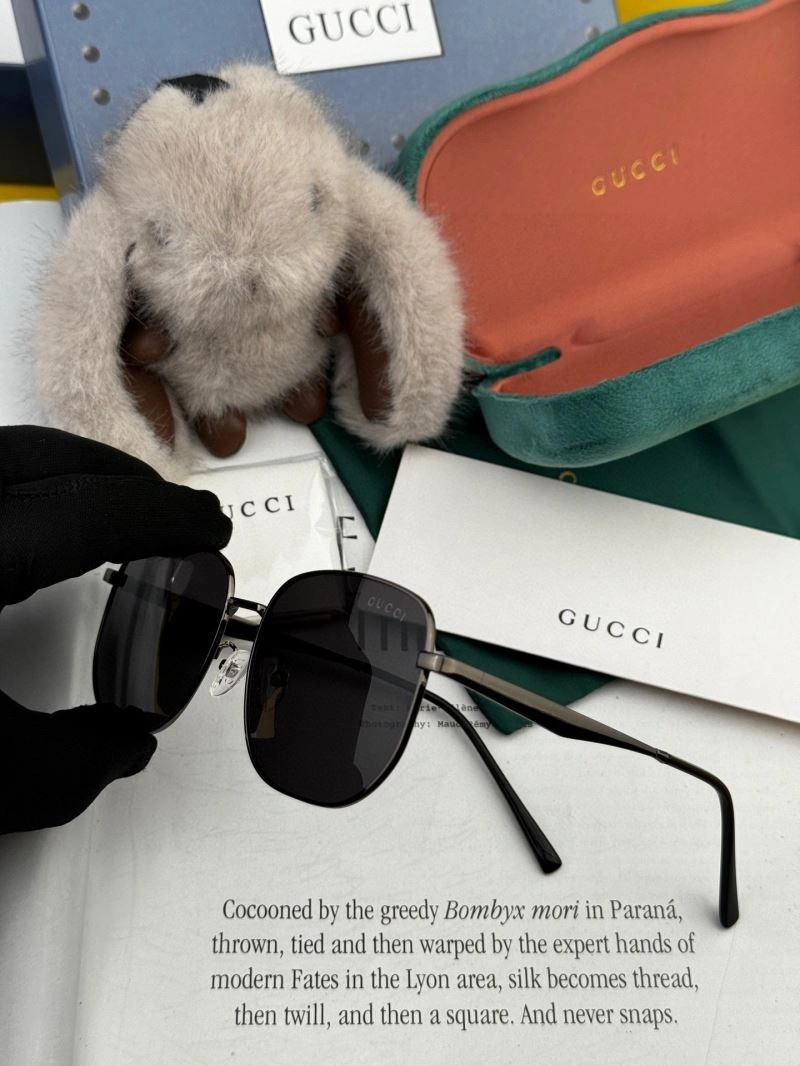 Gucci Sunglasses WaterResistant 279656