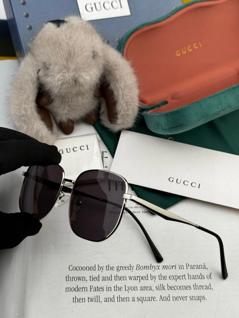 Gucci Sunglasses WaterResistant 279656