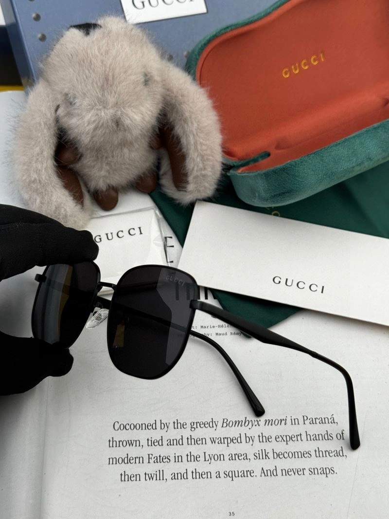 Gucci Sunglasses WaterResistant 279656