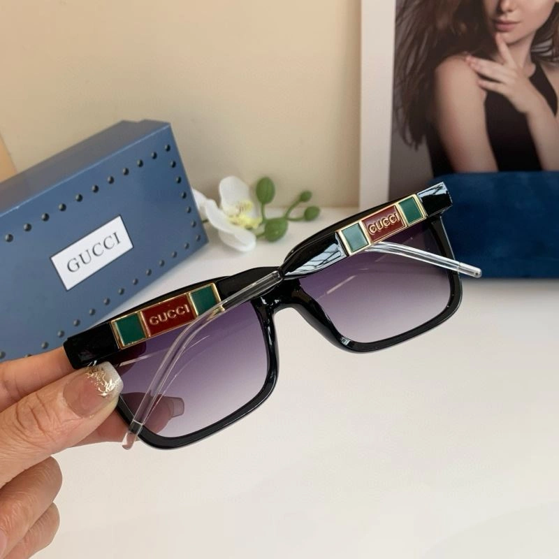 RelaxedFit Gucci Sunglasses 279615