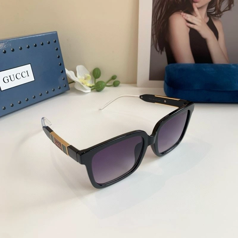 RelaxedFit Gucci Sunglasses 279615