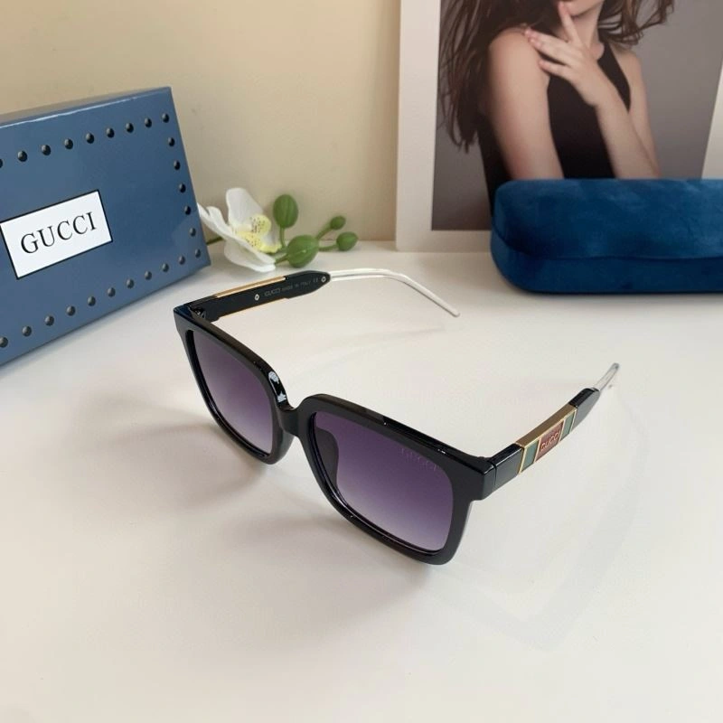 RelaxedFit Gucci Sunglasses 279615