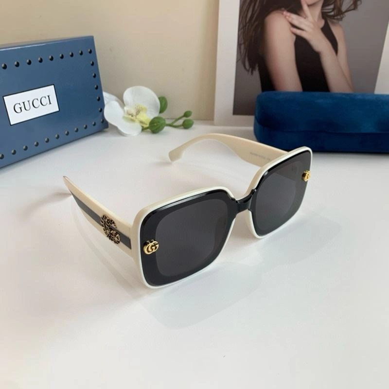 Trendsetting Gucci Sunglasses 279602