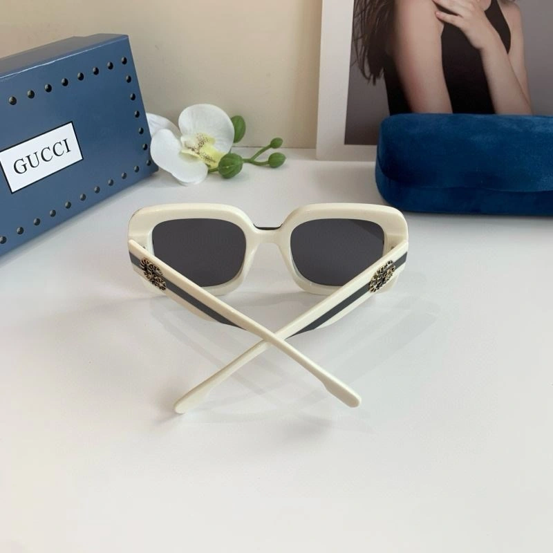 Trendsetting Gucci Sunglasses 279602