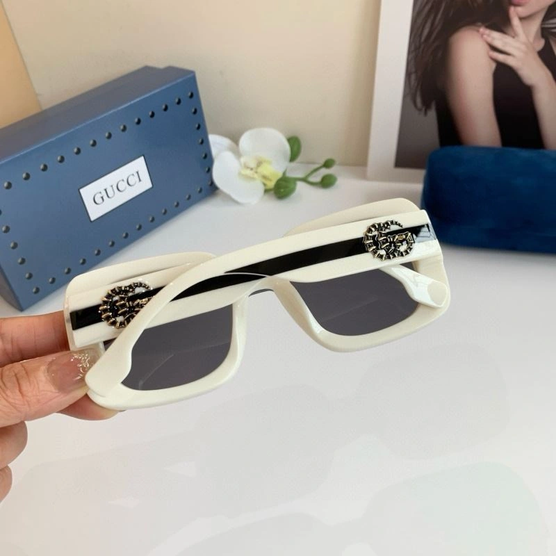 Trendsetting Gucci Sunglasses 279602