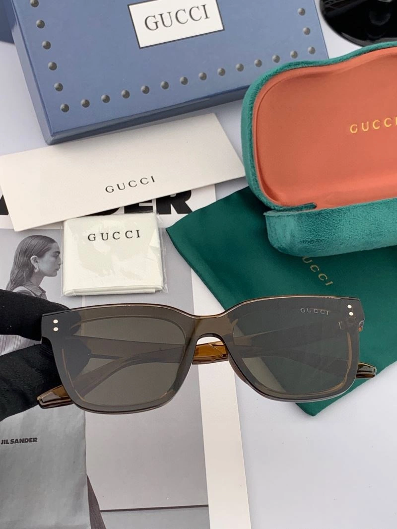 Gucci Sunglasses UrbanStyle 279610
