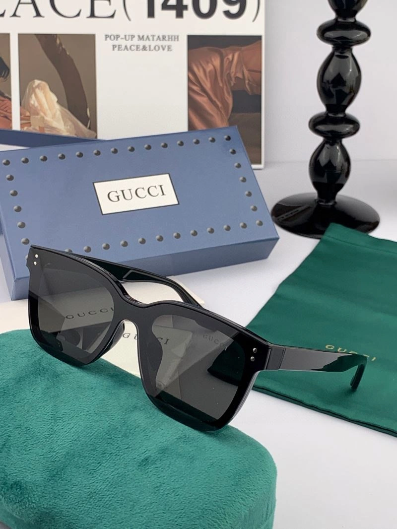 Gucci Sunglasses UrbanStyle 279610