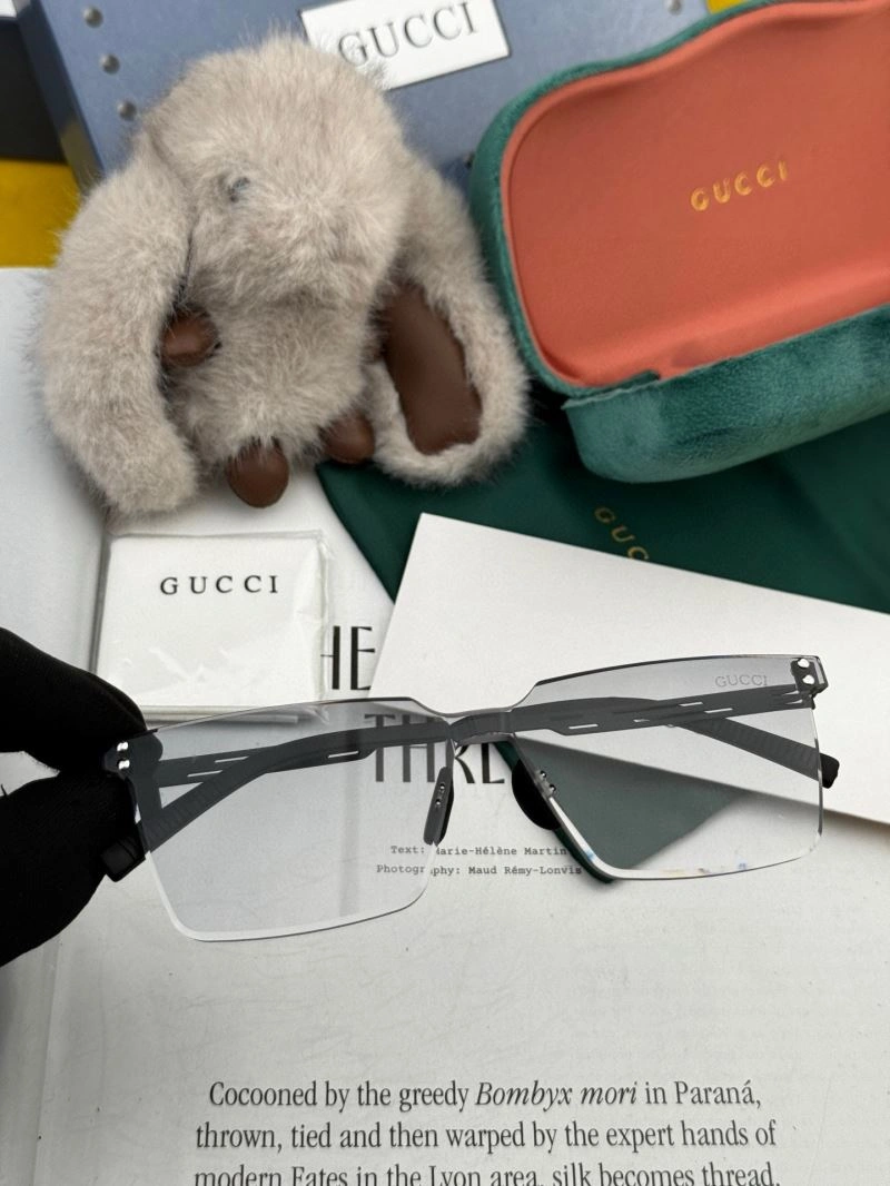 Gucci Sunglasses Lightweight 279604
