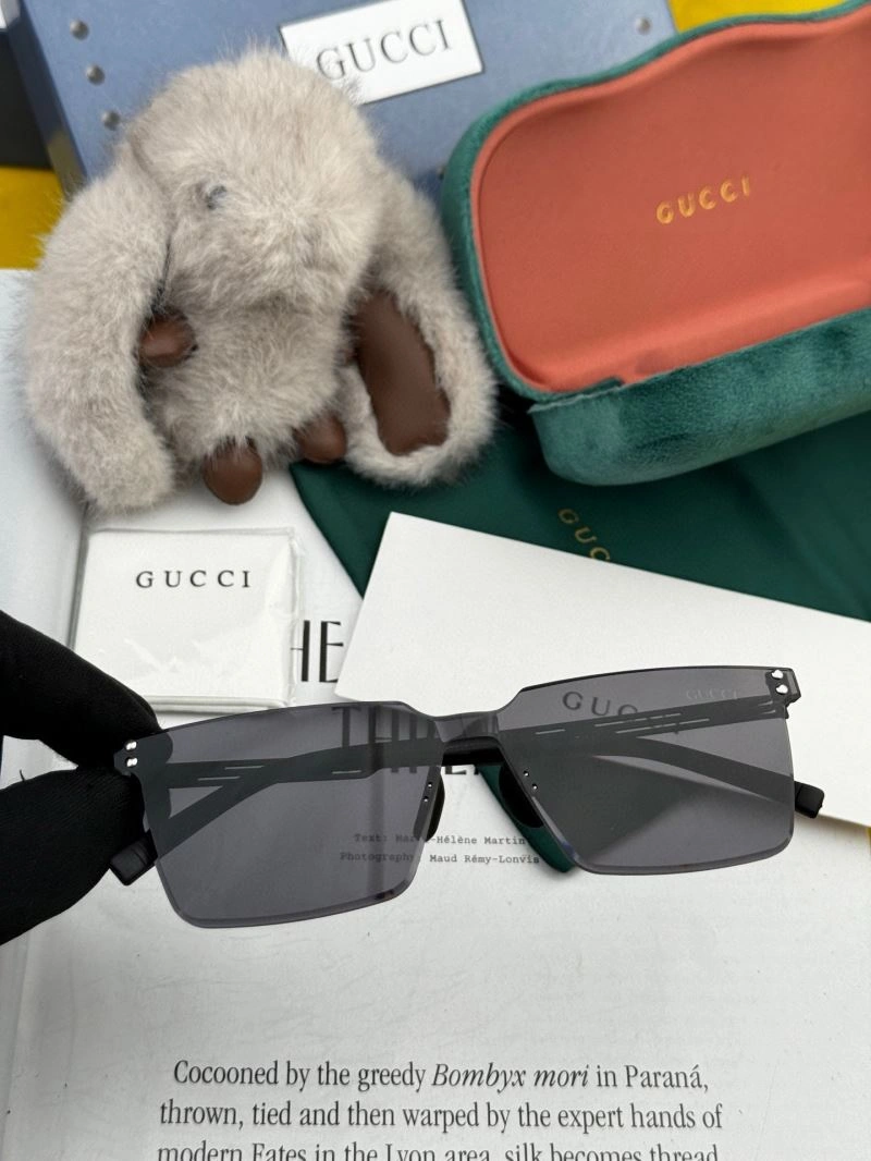 Gucci Sunglasses Lightweight 279604