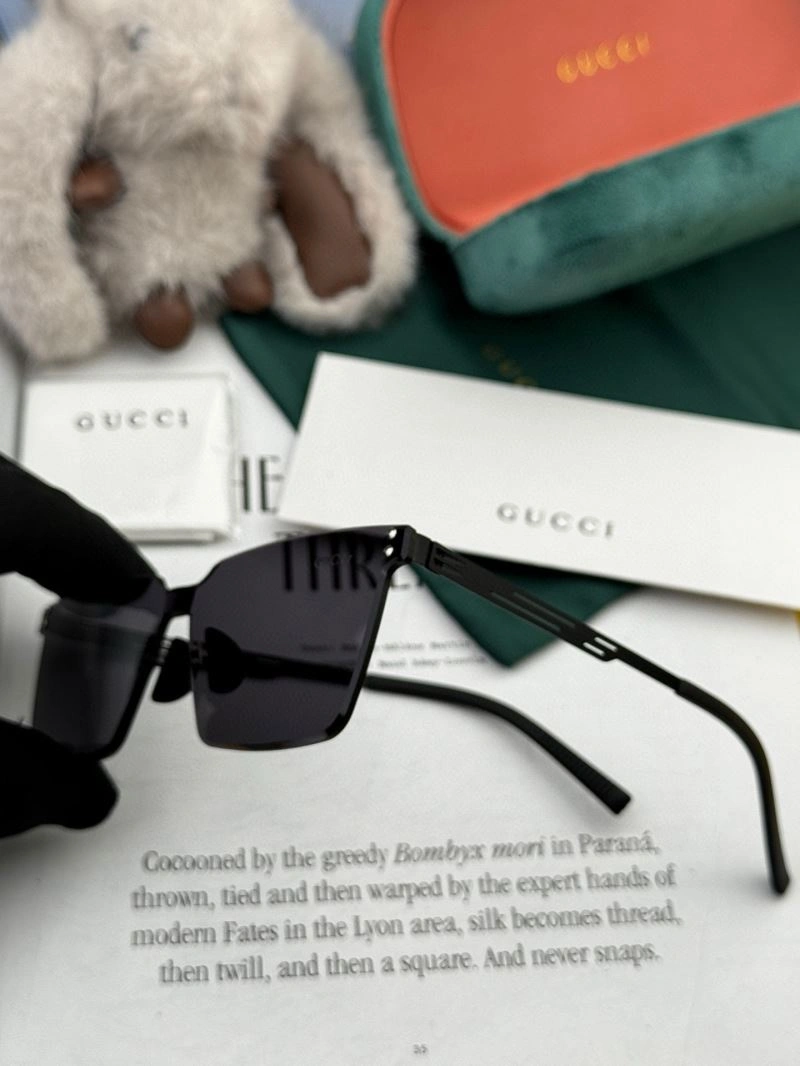 Gucci Sunglasses Lightweight 279604