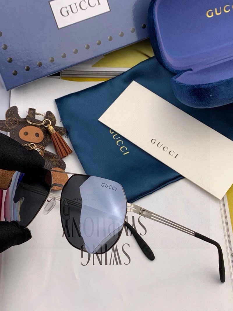 FashionForward Gucci Sunglasses 279584